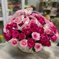101 роза 40-50см 2сорт в корзине. разные цвета 101 роза 40-50см 2сорт в корзине. разные цвета