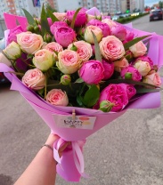 Букет 11 веток кустовой пионовидной розы Букет 11 веток кустовой пионовидной розы