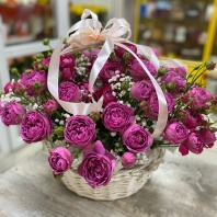 Корзина из миссти баблз 13 веток с гипсофилой Корзина из миссти баблз 13 веток с гипсофилой