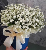 Шляпная коробочка с гипсофилой Шляпная коробочка с гипсофилой